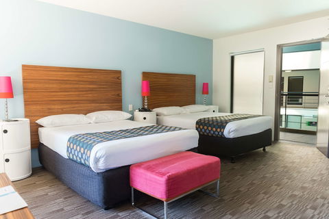 Cambridge Hotel Sydney - QLD Tourism 6