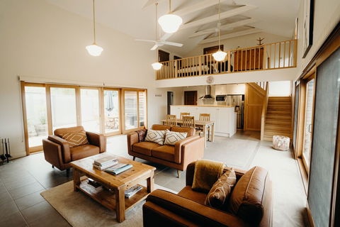 Seascape Retreat - QLD Tourism 3