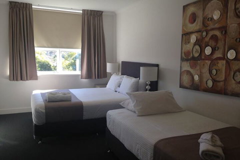 Hotel Gracelands - QLD Tourism 3