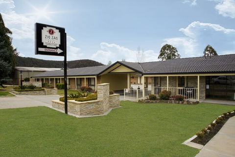 Zig Zag Motel - QLD Tourism 1