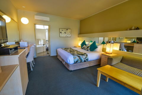 Comfort Inn & Suites Lakes Entrance - Queensland Tourism 6