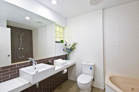Lorne Bay View Motel - QLD Tourism 2