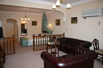 Victoria House Motor Inn - Queensland Tourism 5