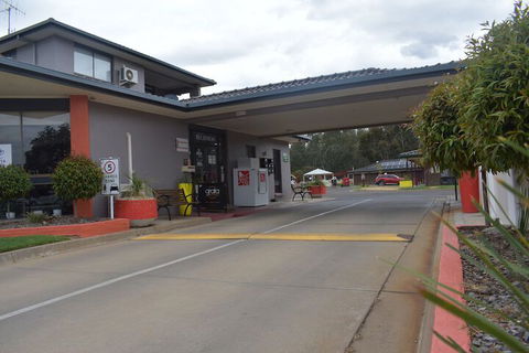 Meninya Palms Moama - QLD Tourism 1