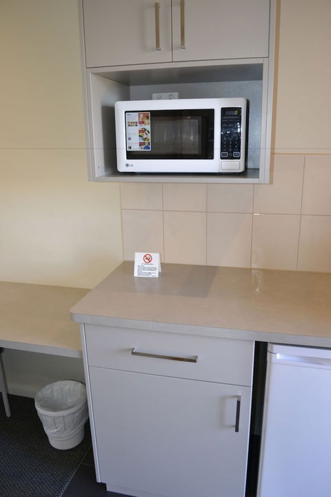 Werribee Motel & Apartments - Queensland Tourism 5
