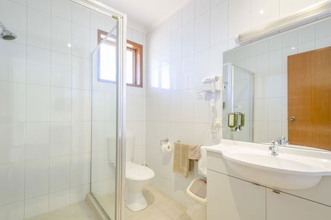 Werribee Motel & Apartments - Queensland Tourism 3