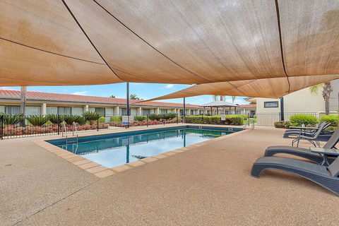 Comfort Inn Deakin Palms - QLD Tourism 3