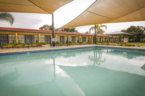 Comfort Inn Deakin Palms - QLD Tourism 5