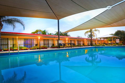 Comfort Inn Deakin Palms - QLD Tourism 6