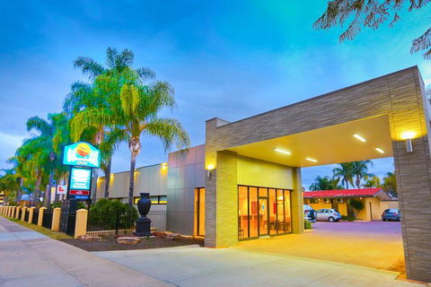 Comfort Inn Deakin Palms - QLD Tourism 1