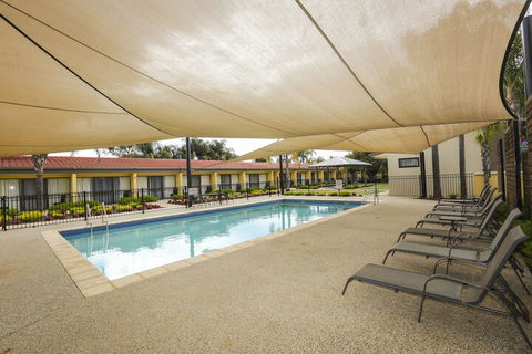 Comfort Inn Deakin Palms - QLD Tourism 4