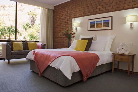 Alice In The Territory - Queensland Tourism 1