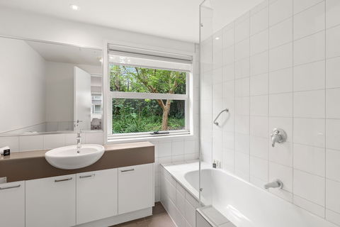 Burwood Serviced Apartments - QLD Tourism 4