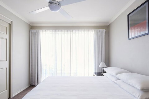 Pinnacle Apartments - QLD Tourism 3