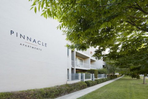 Pinnacle Apartments - QLD Tourism 0