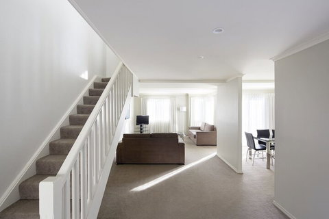 Pinnacle Apartments - QLD Tourism 7