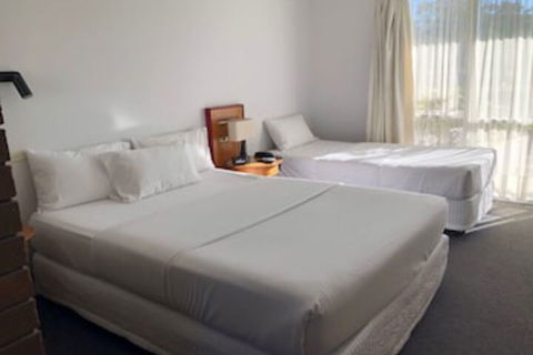 Matador Motor Inn - QLD Tourism 0