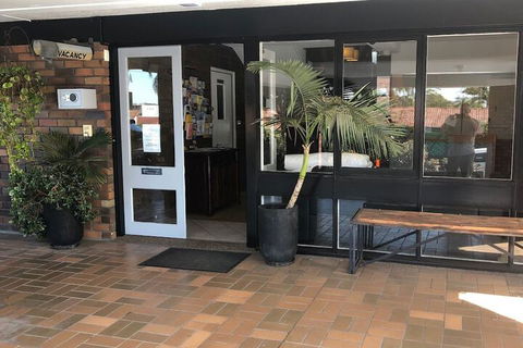 Matador Motor Inn - QLD Tourism 1