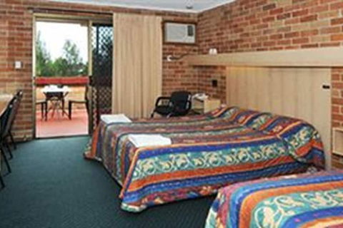 Windsor Terrace Motel - Queensland Tourism 3