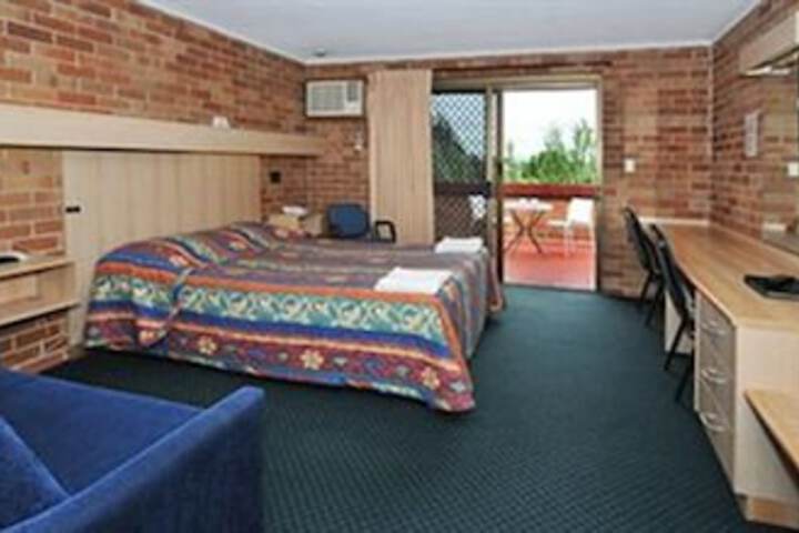  Queensland Tourism