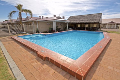 Bunbury Apartment Motel - Queensland Tourism 2