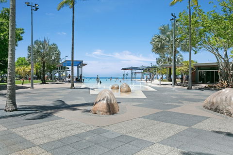 Mantra Esplanade - QLD Tourism 3