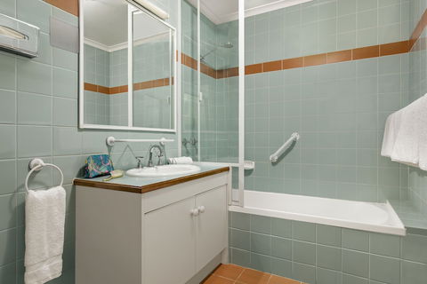 Quest Waterfront Serviced Apartments - QLD Tourism 6