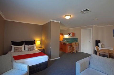 Quest Waterfront Serviced Apartments - QLD Tourism 2