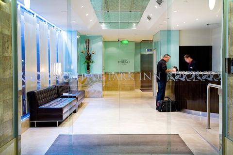 Hyde Park Inn - QLD Tourism 1