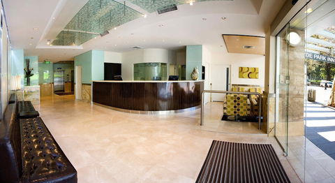 Hyde Park Inn - QLD Tourism 2