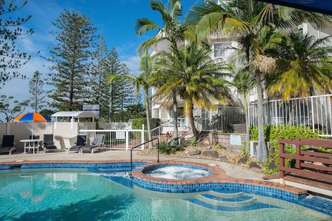 Golden Shores Holiday Club - QLD Tourism 3