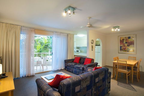 Golden Shores Holiday Club - QLD Tourism 7