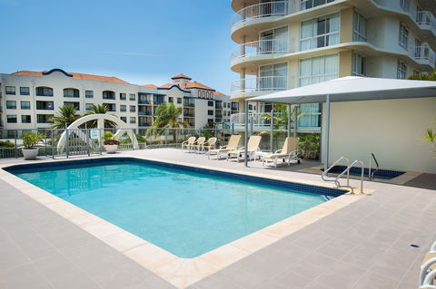 Beachcomber International Resort - Queensland Tourism 5