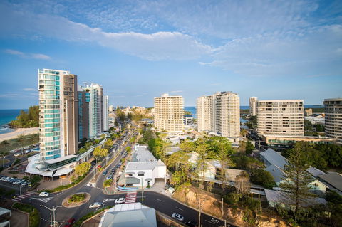 Beachcomber International Resort - Queensland Tourism 1