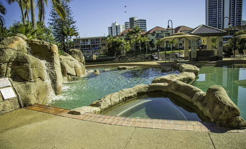 Paradise Island Resort - Queensland Tourism 0
