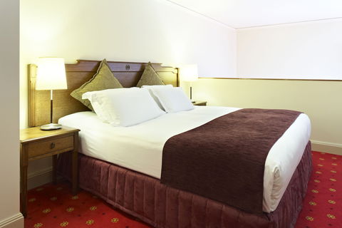 Grand Hotel Melbourne - QLD Tourism 6