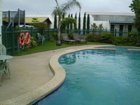 Banjo Paterson Motor Inn - Queensland Tourism 5