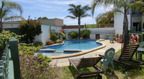 Banjo Paterson Motor Inn - Queensland Tourism 6