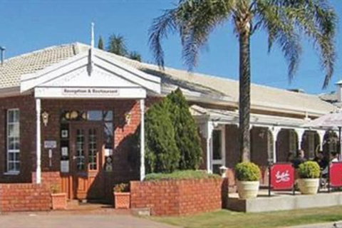 John Pirie Motor Inn - QLD Tourism 7
