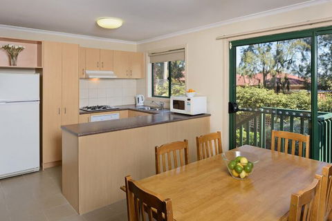 Mount Waverley Townhouses - QLD Tourism 3