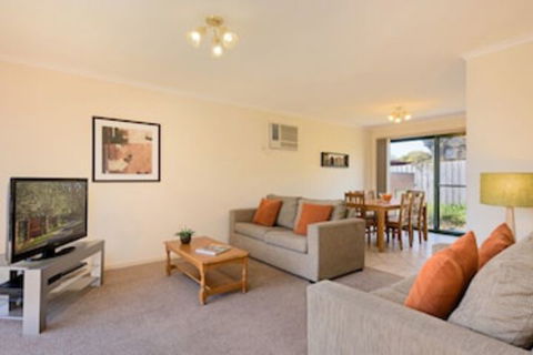 Mount Waverley Townhouses - QLD Tourism 0