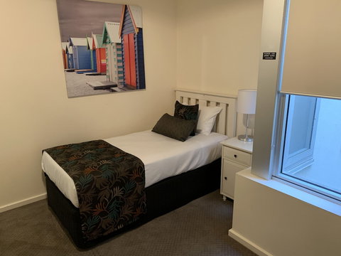 Ensenada Motor Inn And Suites - QLD Tourism 3