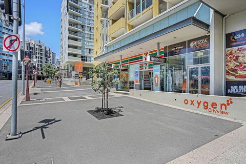 Oxygen Apartments - QLD Tourism 1