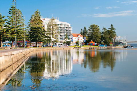 Oaks The Entrance Waterfront Suites - Queensland Tourism 5