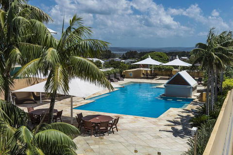 Oaks The Entrance Waterfront Suites - Queensland Tourism 6