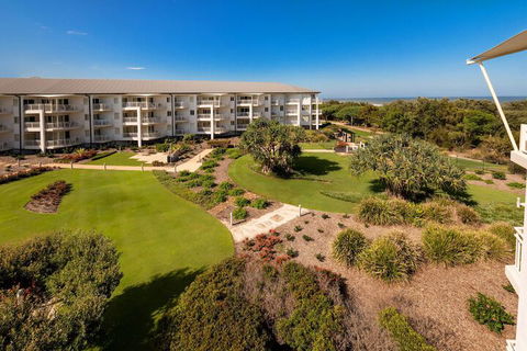 Mantra On Salt Beach - QLD Tourism 3