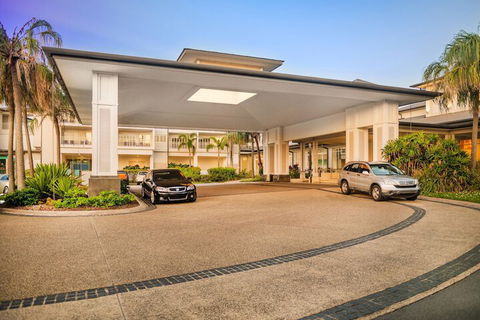 Mantra On Salt Beach - QLD Tourism 1