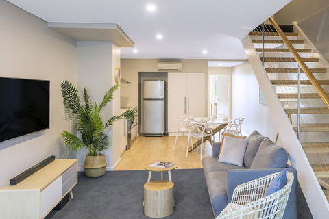 Oaks Nelson Bay Lure Suites - QLD Tourism 6