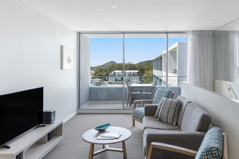 Oaks Nelson Bay Lure Suites - QLD Tourism 4