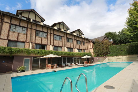 Grand Mercure The Hills Lodge - Queensland Tourism 5